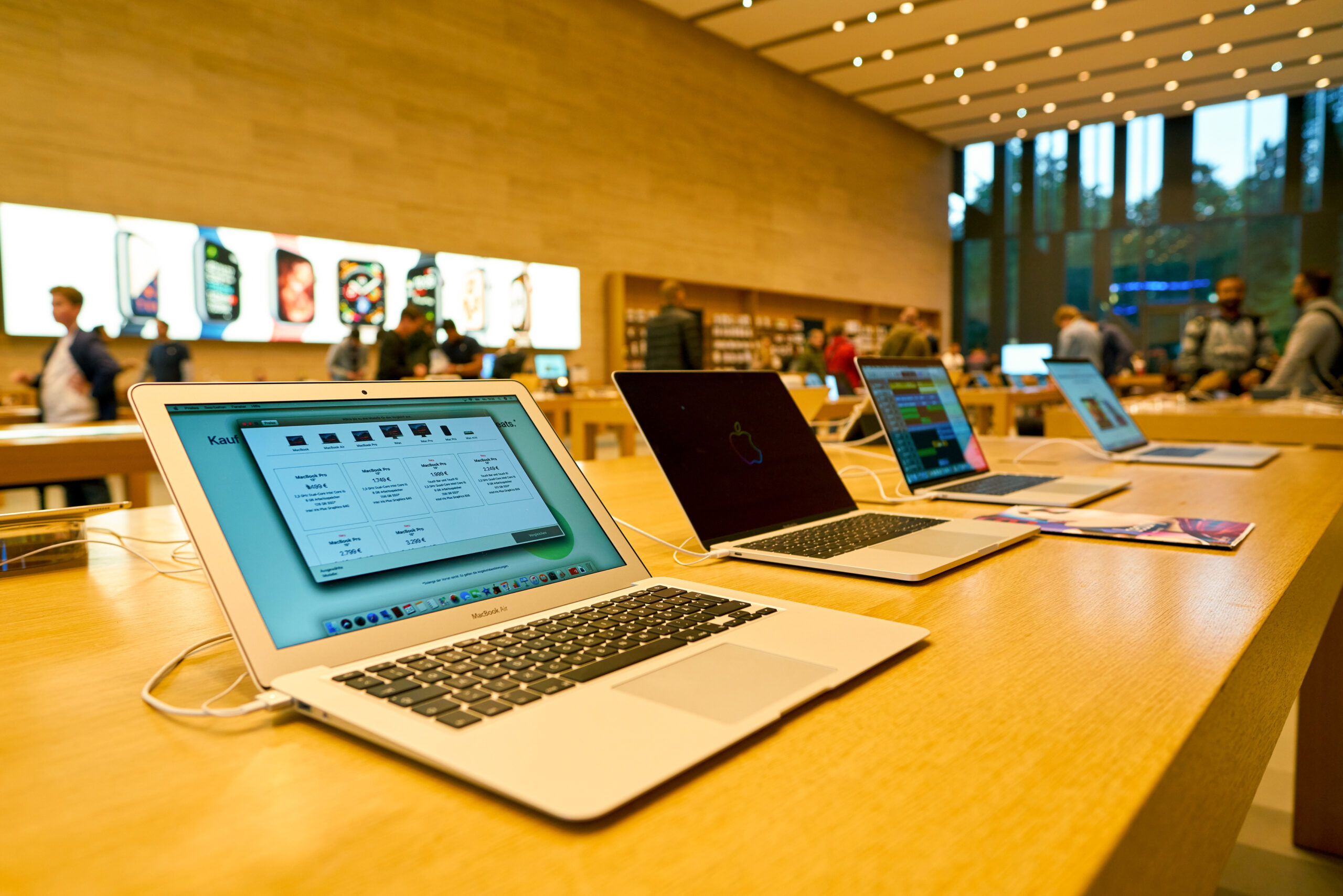 MacBook、メモリ8GBモデルはラインナップに必要なのか？Appleが見解を示す。
